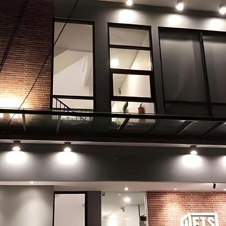 Weis Hotel Simpang Lima Semarang Buitenkant foto